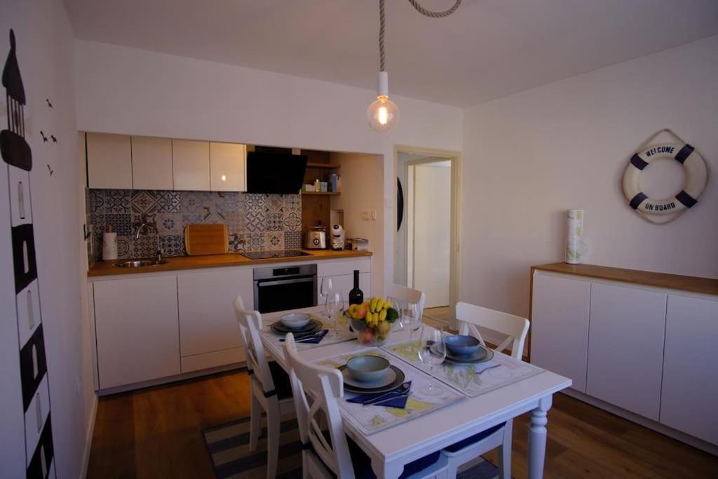 Captain's **** Apartment *