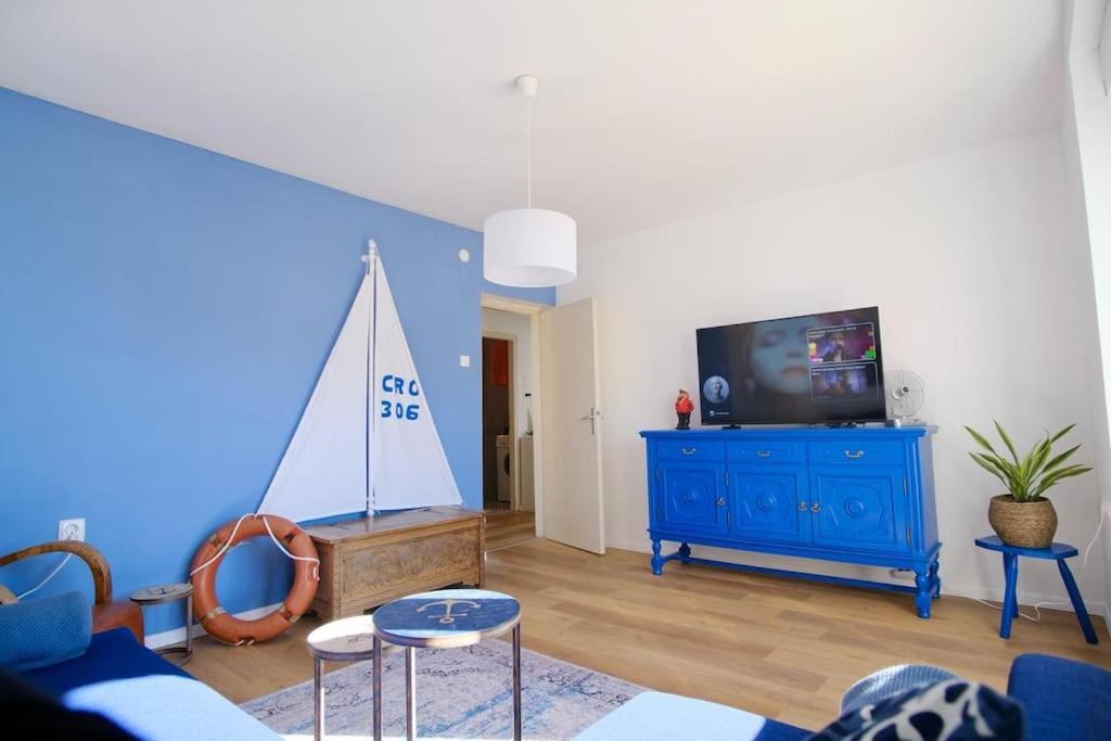 Captain's **** Apartment